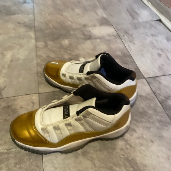 Retro 12 white and gold size 5y - Picture 4 of 7